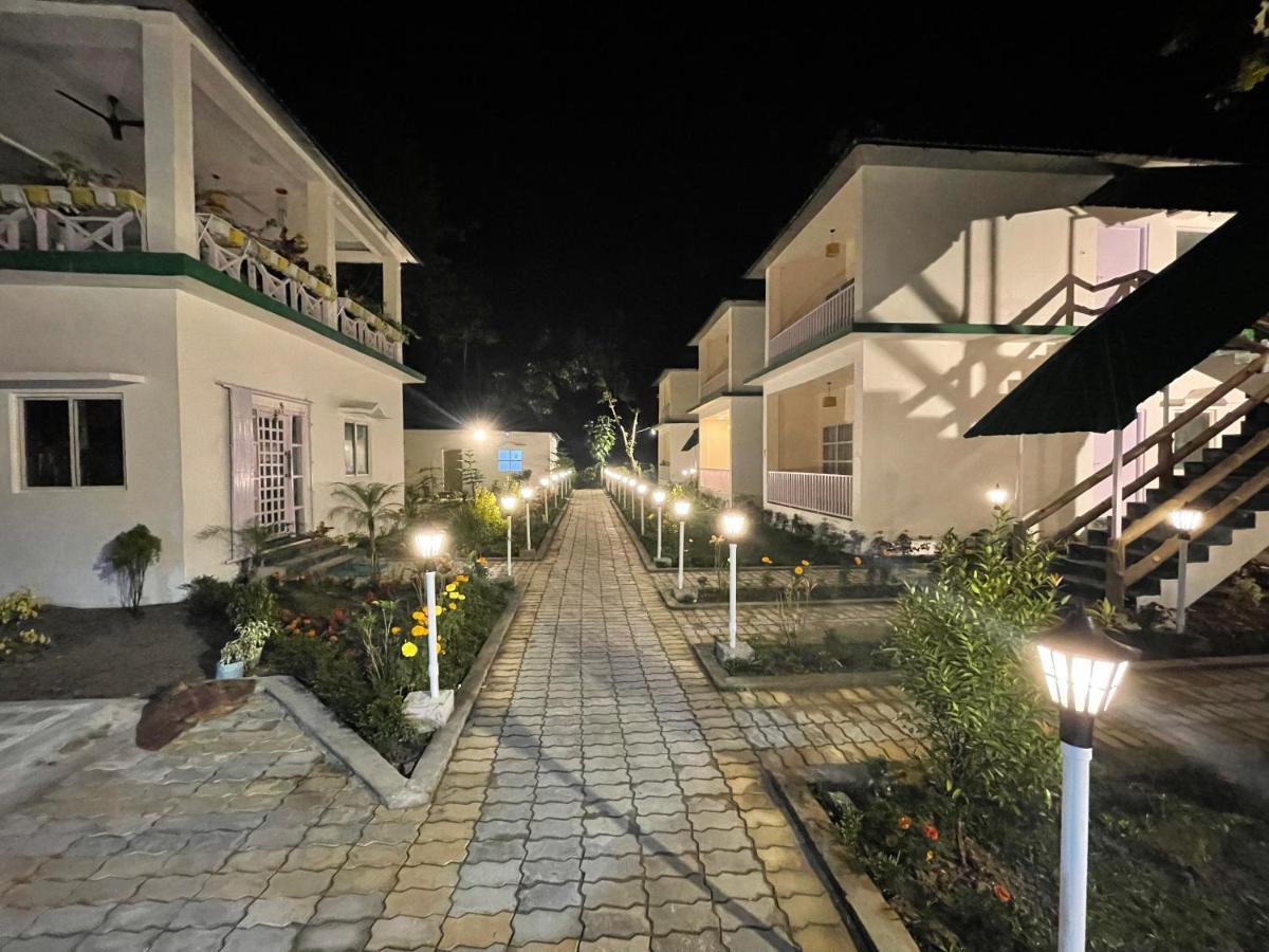 Jaldapara Forest Tourist Lodge Jftl Madari Hat Exterior foto