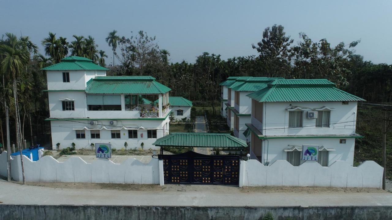 Jaldapara Forest Tourist Lodge Jftl Madari Hat Exterior foto